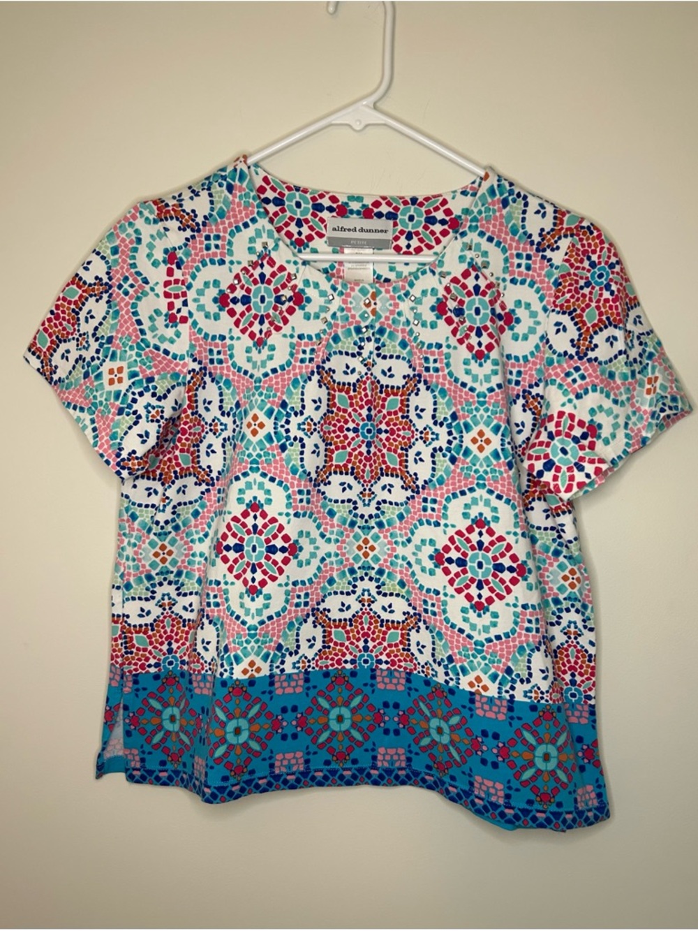 Alfred Dunner White Mosaic Short Sleeve Top with Blue Border Womens PM